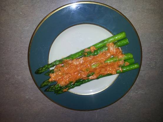 Asparagus and romesco sauce 