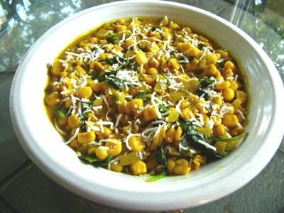 Spinach and corn curry