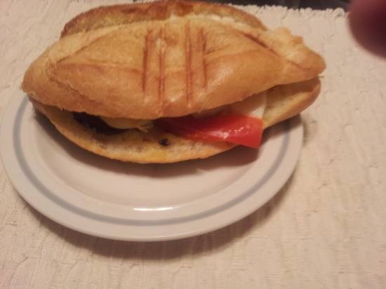 Red pepper sandwich