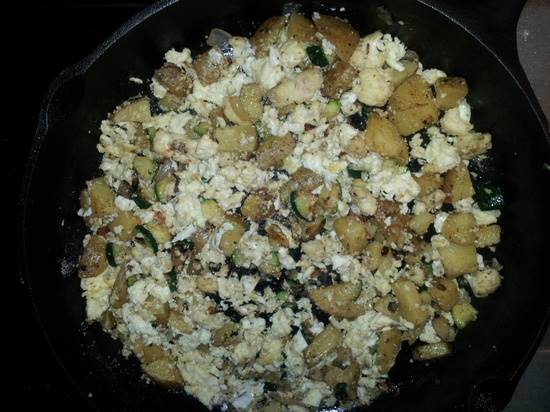 Pesto scrambled eggs