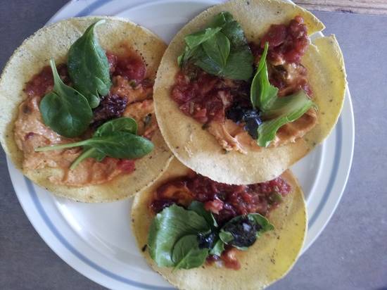 Hummus tacos