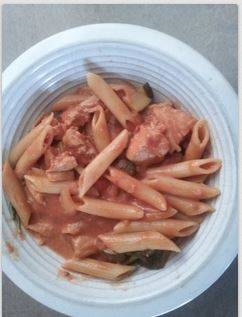 Tomato vodka penne with chicken